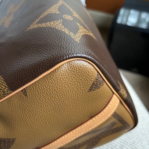 LOUIS VUITTON Reverse Monogram Giant Speedy Bandouliere 30 Bag - Picture 14 of 15